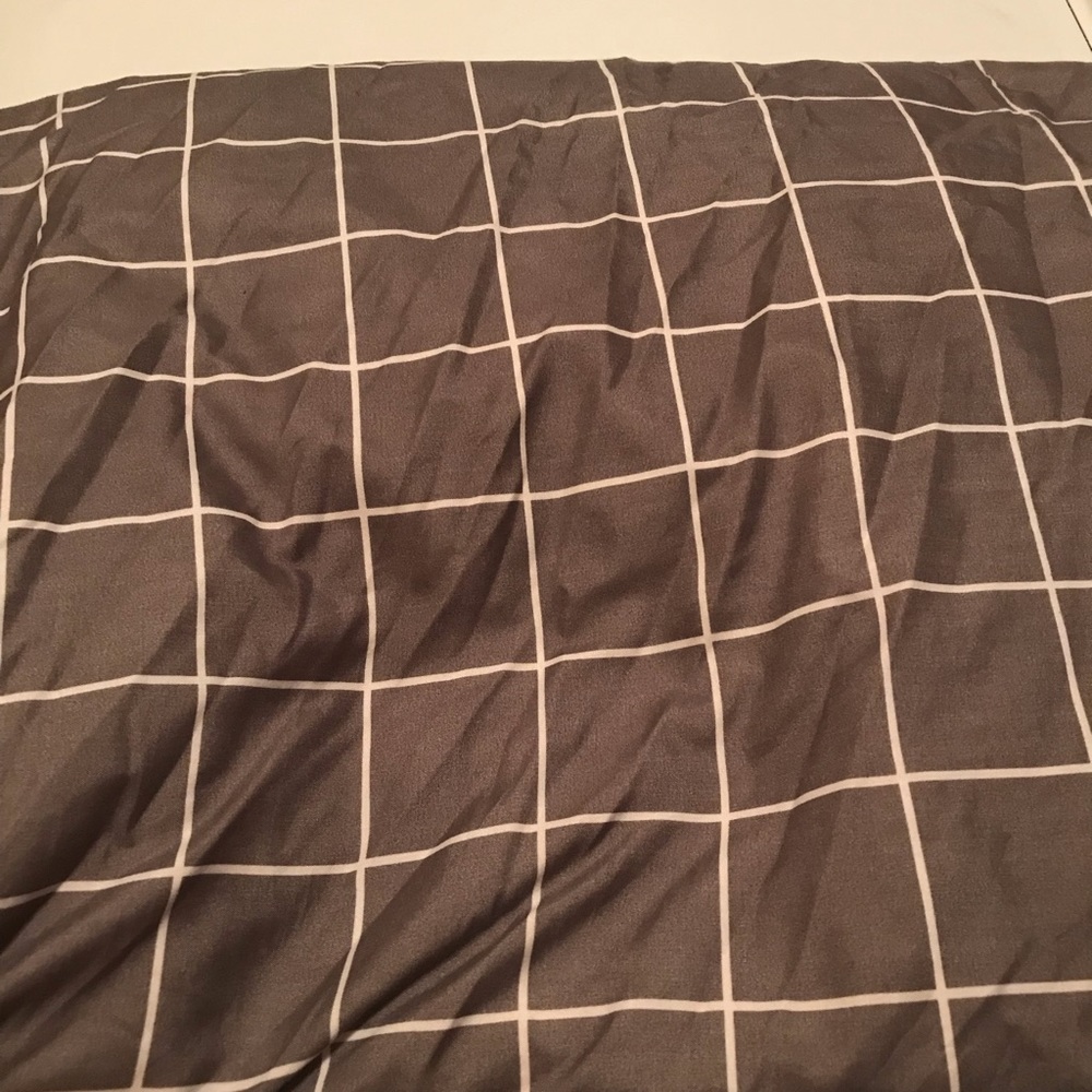 Room Essentials Grey and White Full Size Sheet Set